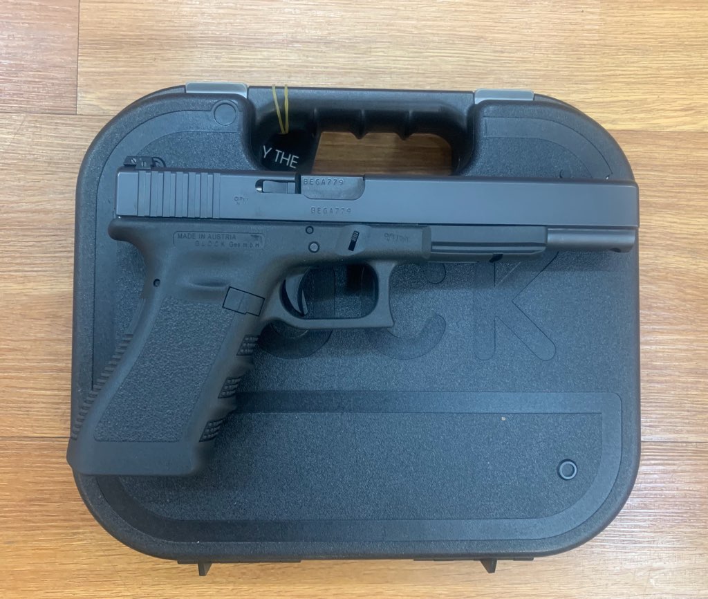 USED CONSIGNMENT GLOCK 17L GEN3 9MM ORIG CASE AND 5 MAGAZINES AND MAG LOADER