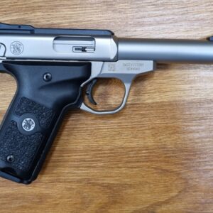 SMITH WESSON SW22 VICTORY 22LR WITH SPARE MAG, RAIL AND ORIGINAL BOOK