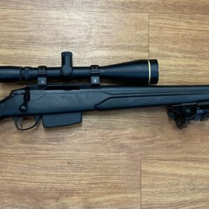 TIKKA T3 6.5X55 SWE VARMINT / TARGET – CERAKOTE BLACK W/ LEUPOLD VX-III 6.5-20X50 LR VARM HUNTER RET – MUZZLE BRAKE – HARRIS 9-13 SWIV. BIPOD – 2x MAGAZINES